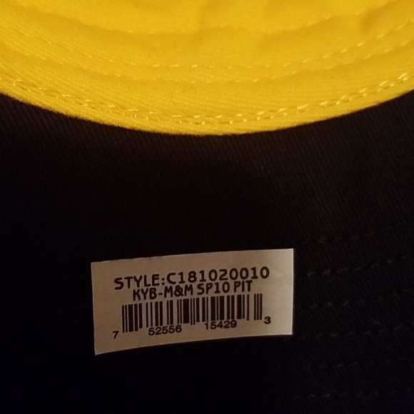 NWOT Kyle Busch M&M's Nascar #18 Joe Gibbs Racing - Picture 6 of 8